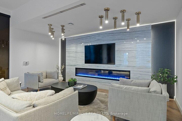 Property Photo: 108 Peter Street 1322 ON M5V 2G7