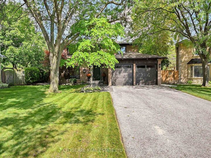 Property Photo: 2585 Kenna Court ON L5K 2K4