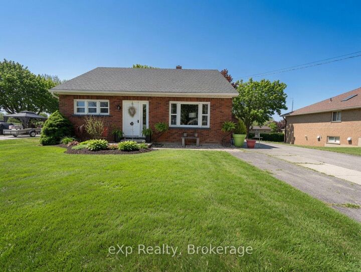 1043 9 Highway — photo 1