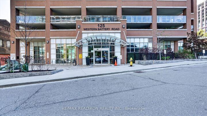 Property Photo: 125 Western Battery Road 2902 ON M6K 3R8