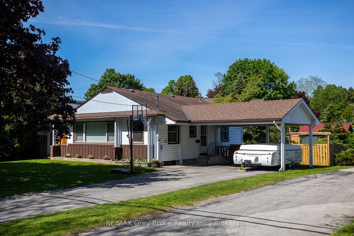Property Photo: 2120 4th Avenue W ON N4K 4Y5