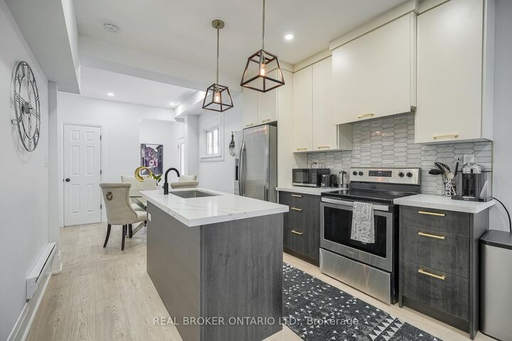 Property Photo: 8 Elizabeth Street ON L2R 2L1