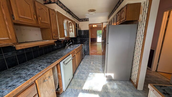 Property Photo: 112 Marlborough Avenue ON N5Z 3S6