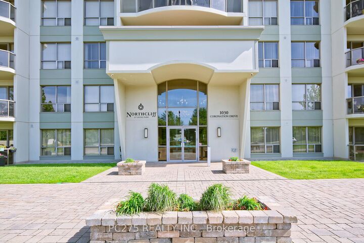 Property Photo: 1030 Coronation Drive 602 ON N6G 0G5
