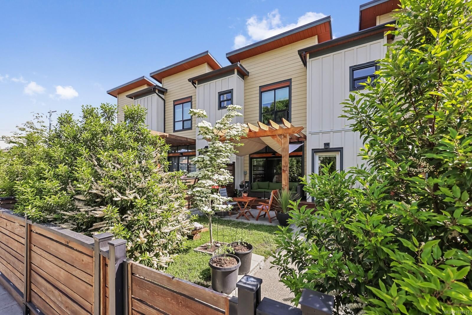 Property Photo:  356 14th St #9  BC V9N 1W2 