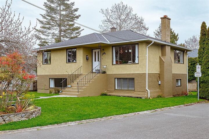 Property Photo:  1905 Richardson St  BC V8S 1S3 