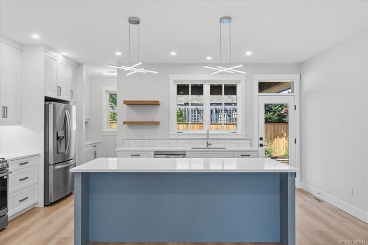 Property Photo:  846 Woodside Cres  BC V9K 2K8 
