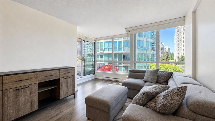 Property Photo: 6028 Willingdon Avenue 612 BC V5H 4V1