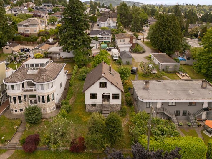 380 Delta Avenue — photo 1