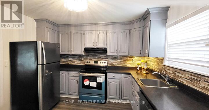 Property Photo:  79 Ellington Drive Main &Amp 2nd  ON M1R 3Y2 