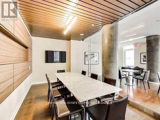 Property Photo:  75 St Nicholas Street 2801  ON M4Y 0A5 