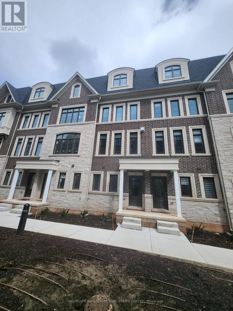 Property Photo:  280 Melody Common East 31  ON L6H 7H2 