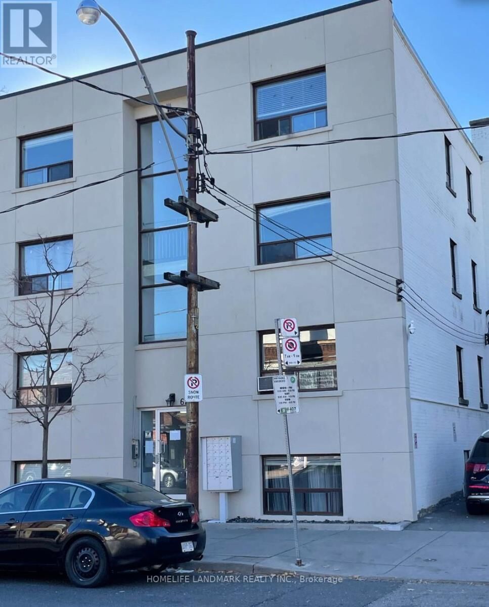 Property Photo:  676 Mount Pleasant Road 102  ON M4S 2N3 