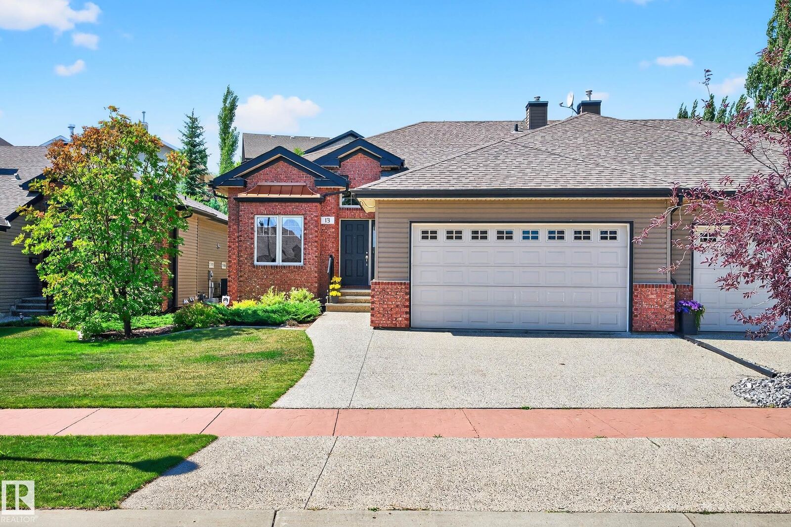 Property Photo: 13 Oakcrest Terrace AB T8N 3L1