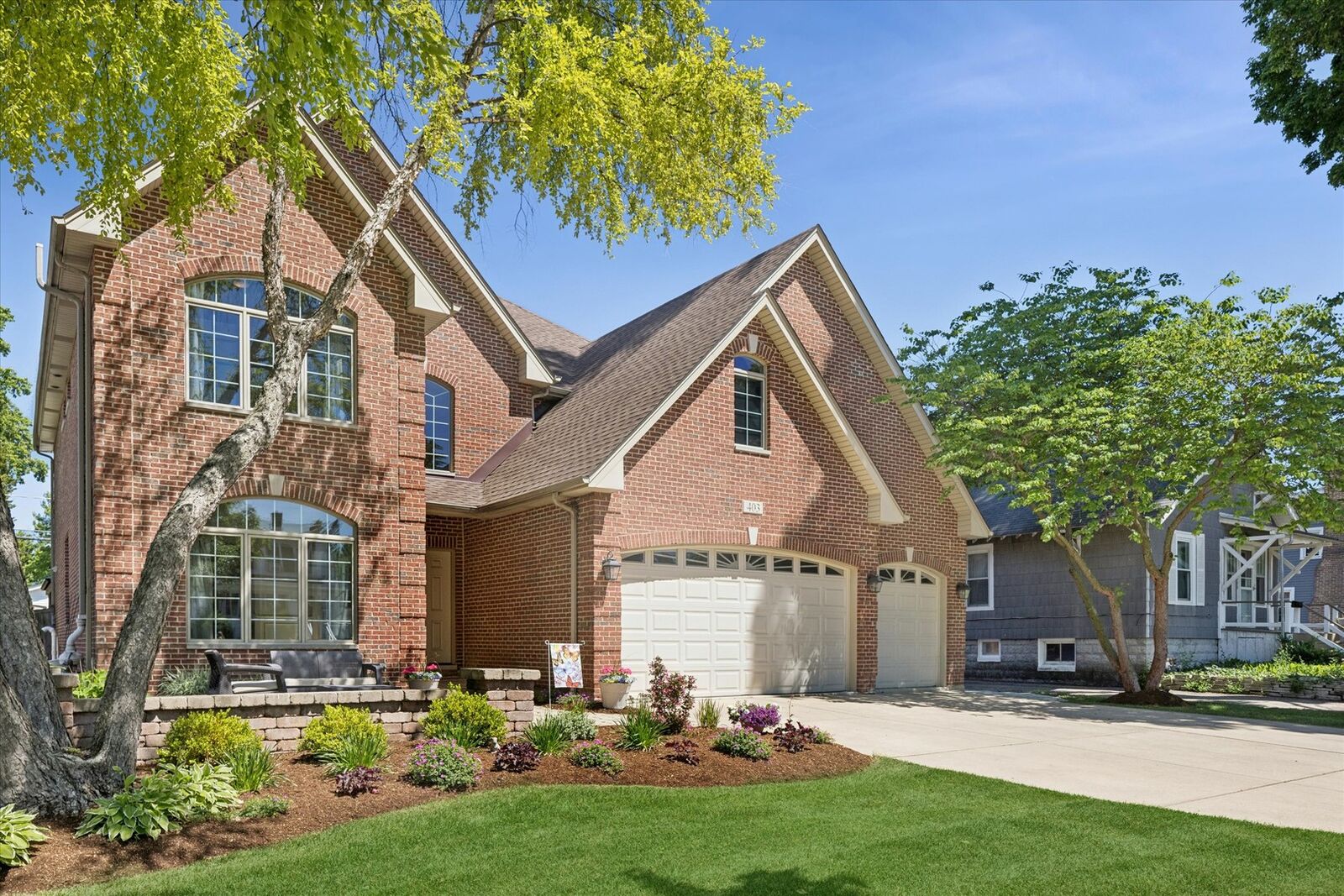 Property Photo:  403 S Fairview Avenue  IL 60126 
