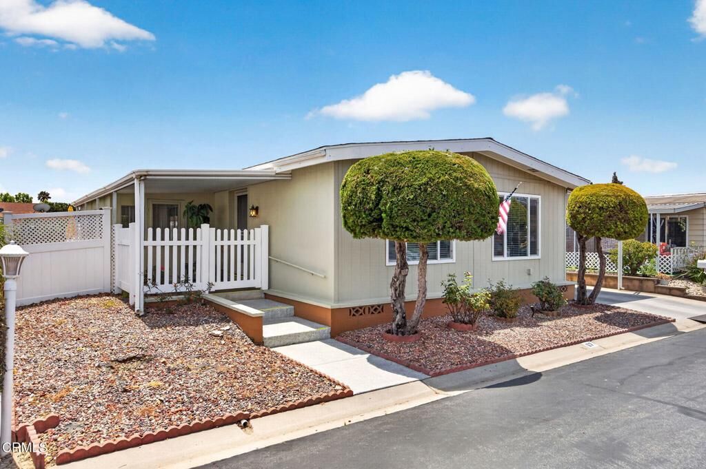 Property Photo:  67 Blake Court 67  CA 93003 