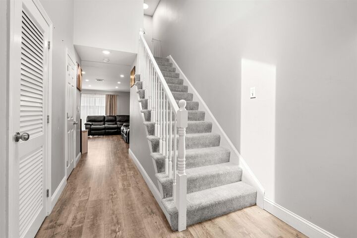 Property Photo:  258 Stonebridge Drive  NH 03063 