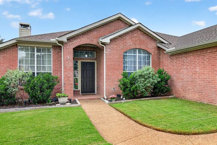 Property Photo: 1700 Birch Lane TX 76210