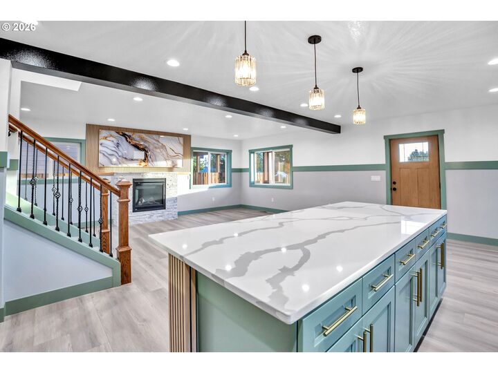 Property Photo:  706 S 8th Ave  OR 97113 