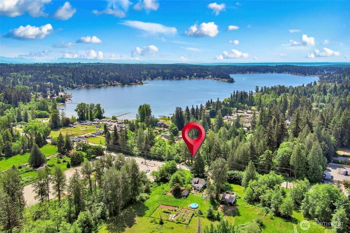 Property Photo:  5000  Lakewood Road  WA 98292 