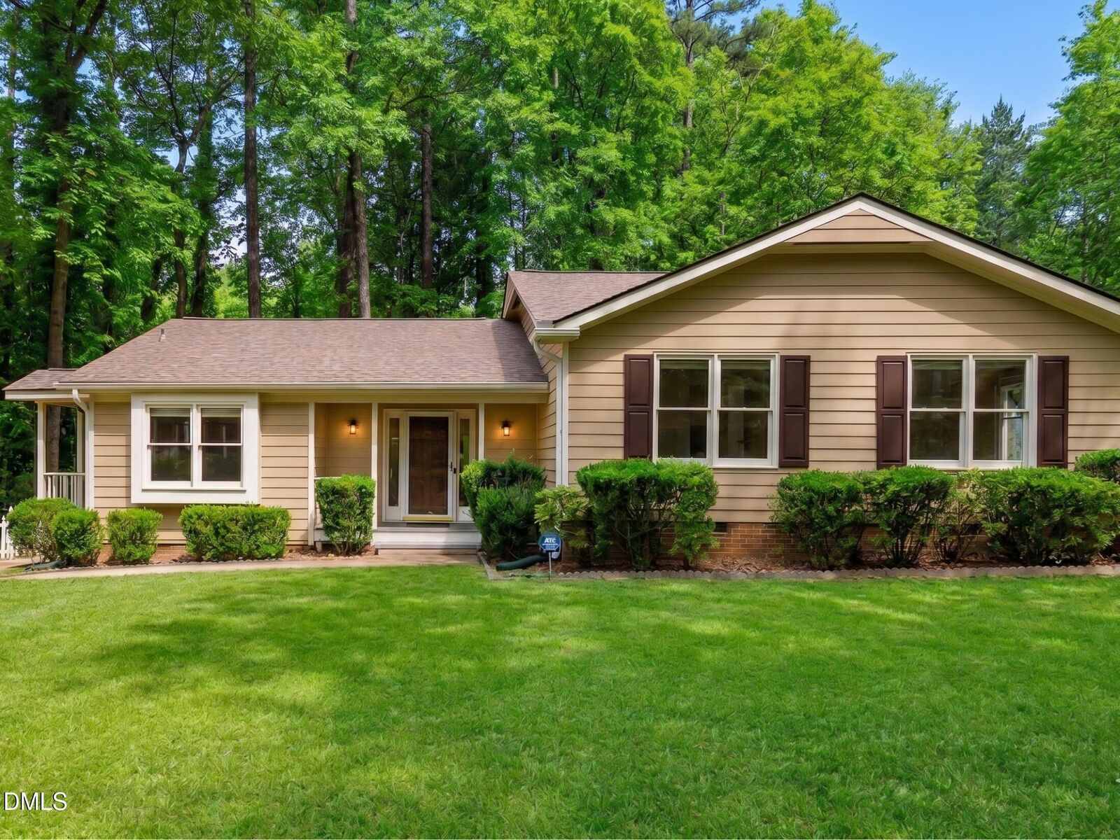 Property Photo:  5613 Oldtowne Road  NC 27612 