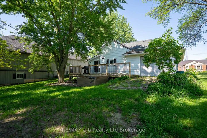 Property Photo: 80 Stover Street N ON N0J 1P0