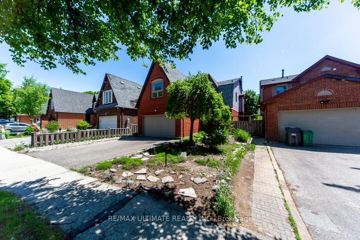 Property Photo: 3 Aron Drive ON L6Y 2S3