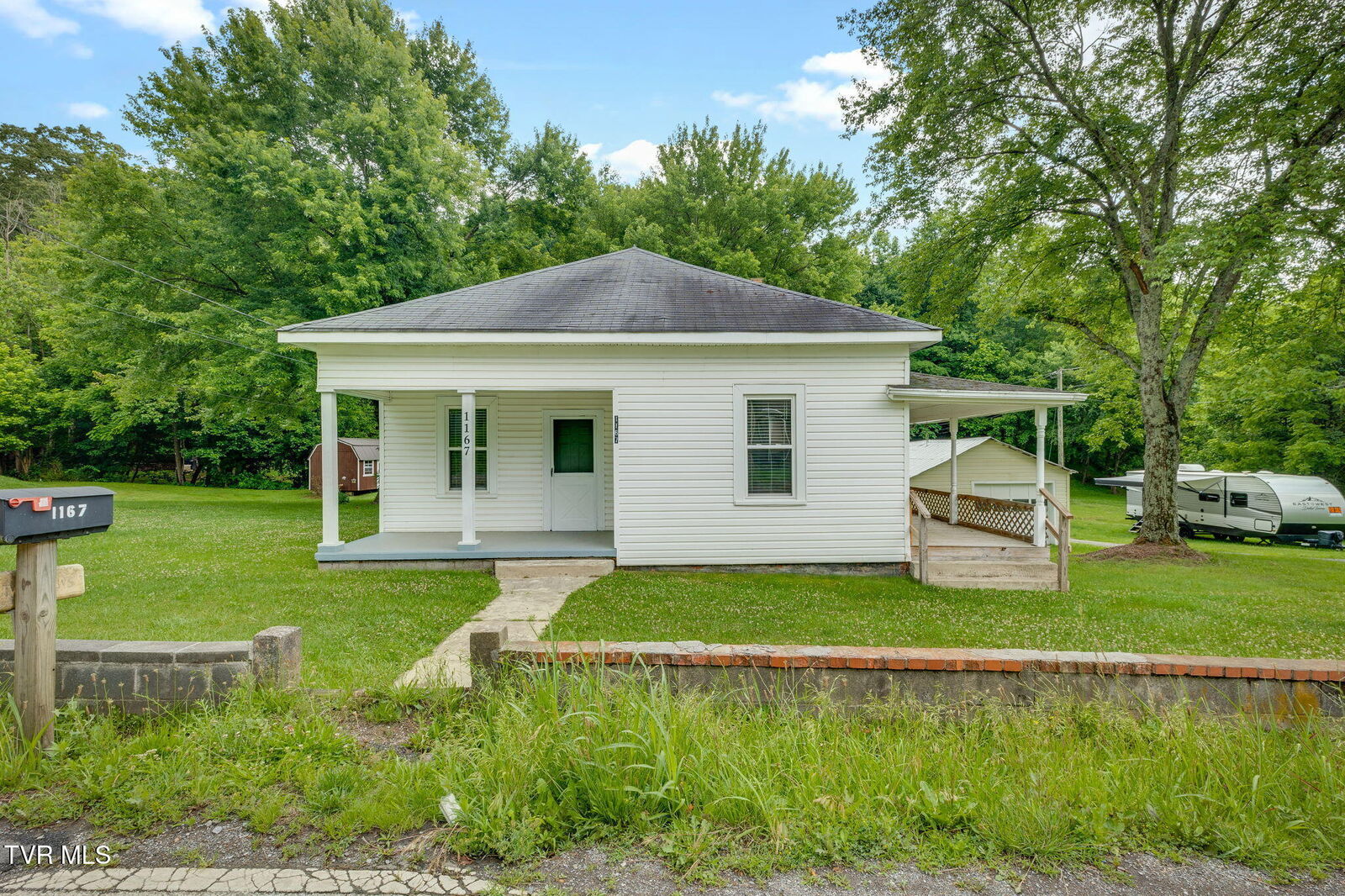 Property Photo: 1167 Bloomingdale Pike TN 37660