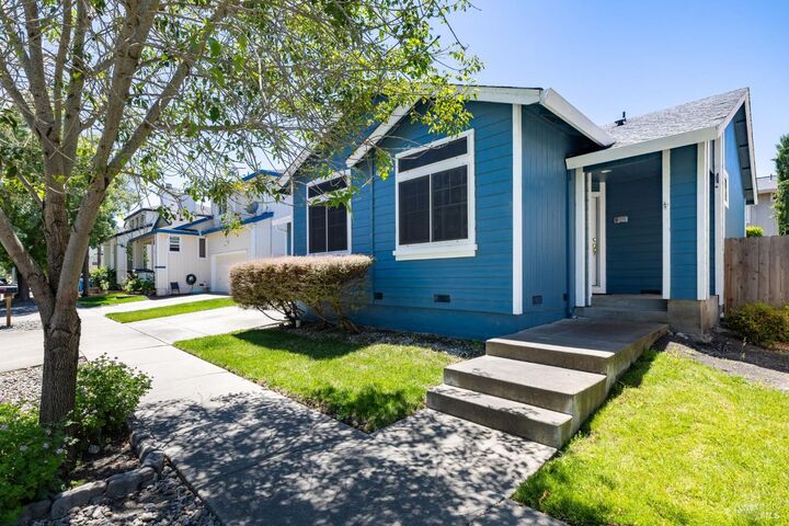 Property Photo:  2477 Meda Avenue  CA 95404 