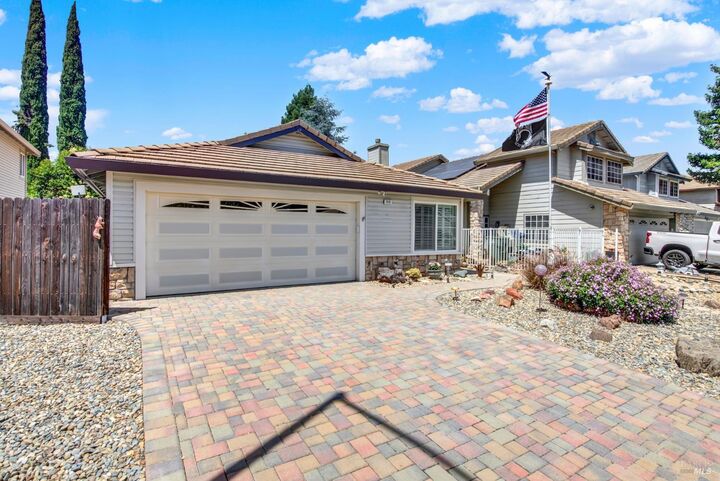 Property Photo: 315 Regency Circle CA 95687