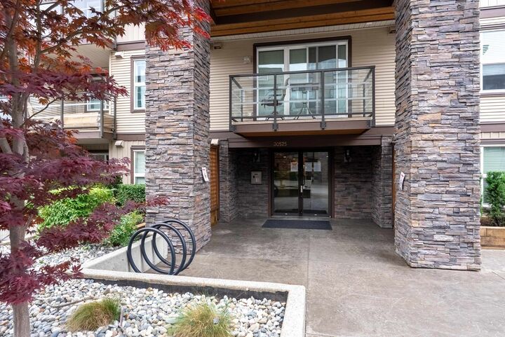 Property Photo: 30525 Cardinal Avenue 302 BC V2T 0A8