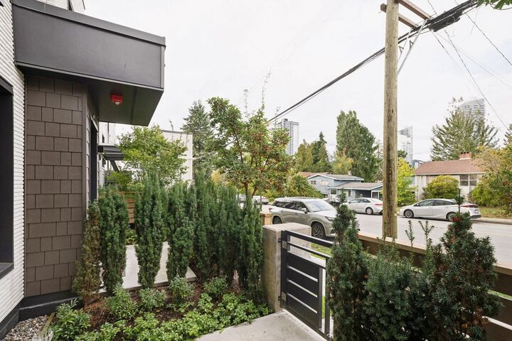 Property Photo: 606 Foster Avenue 202 BC V6J 0L5