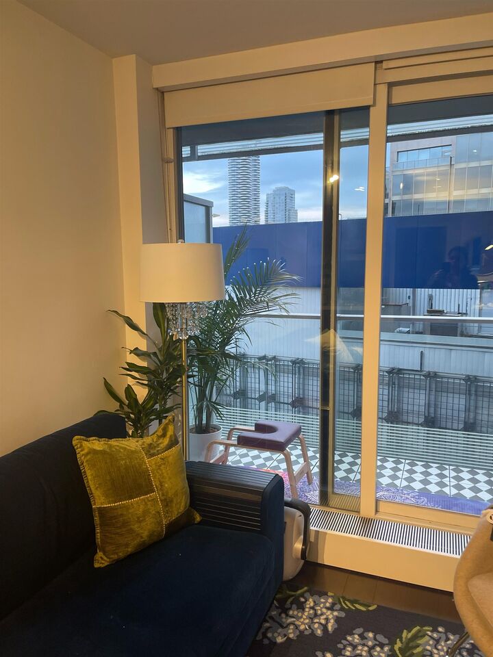 Property Photo: 777 Richards Street 1702 BC V6B 0M6