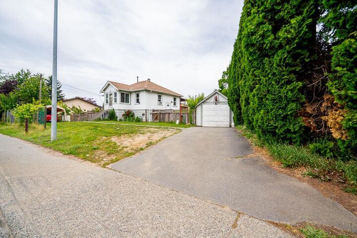 Property Photo:  33393 George Ferguson Way  BC V2S 2L9 