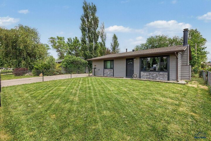Property Photo: 1206 Woodlawn Dr SD 57701