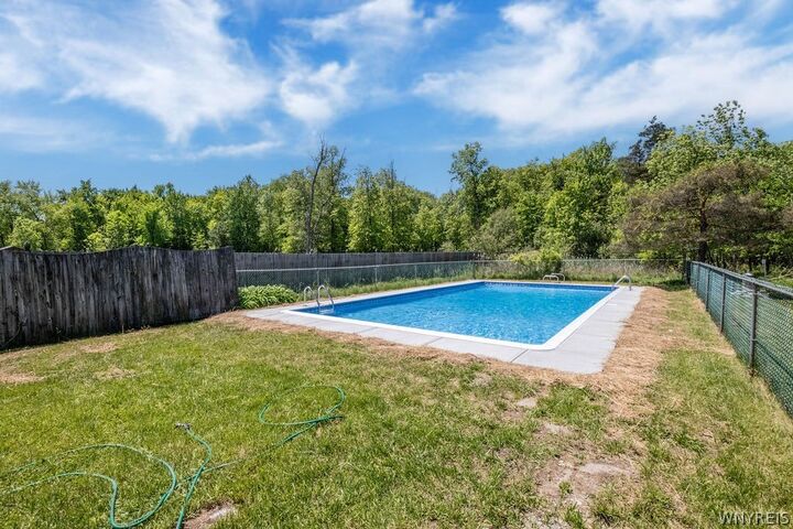 Property Photo:  1940 Stony Point Road  NY 14072 