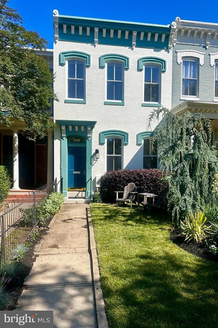 Property Photo:  638 North Carolina Avenue SE  DC 20003 