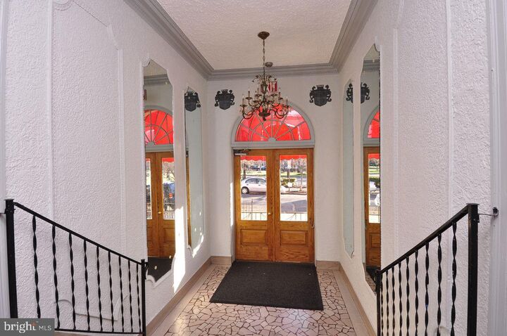 Property Photo:  414 Seward Square SE 104  DC 20003 