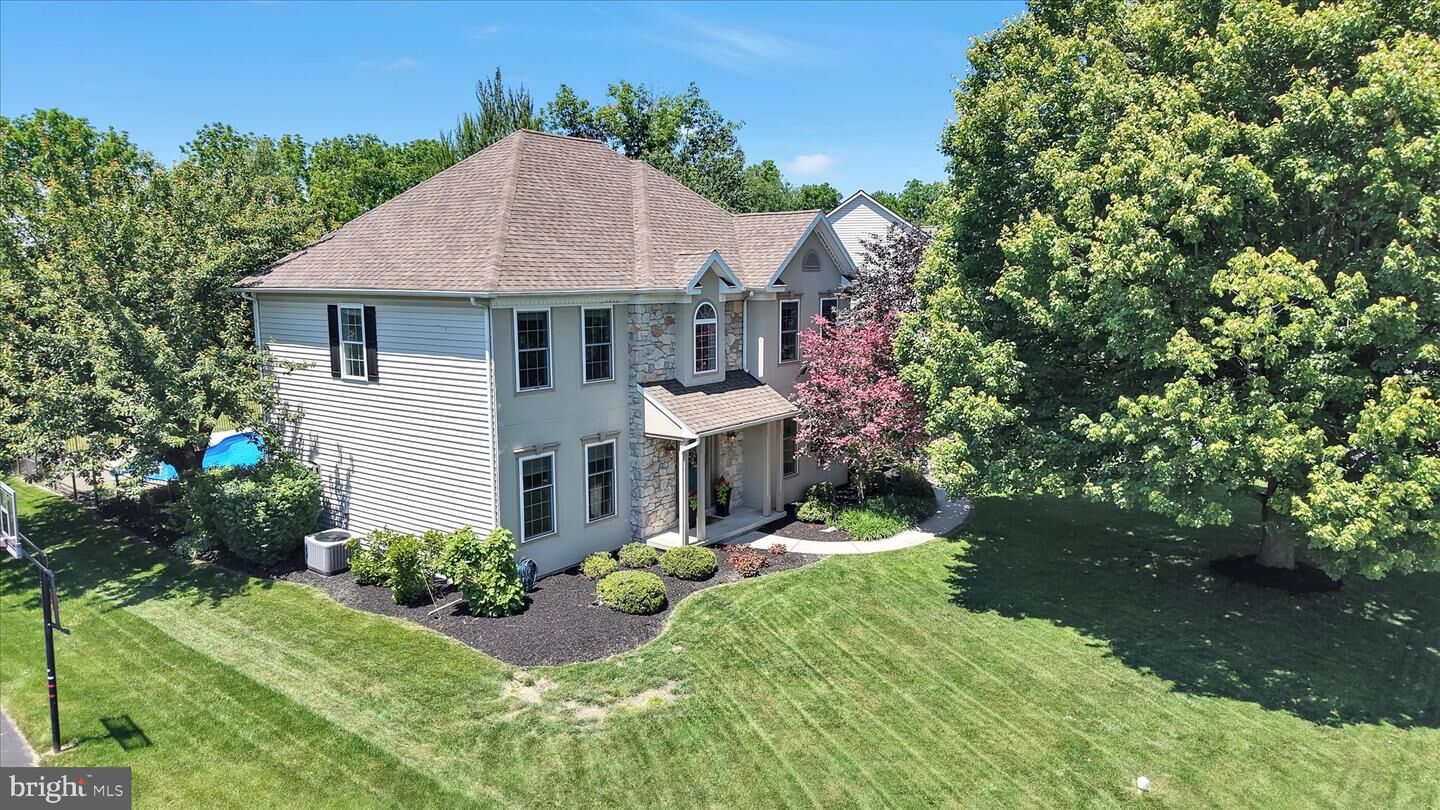 Property Photo:  208 Southgate Drive  PA 17602 