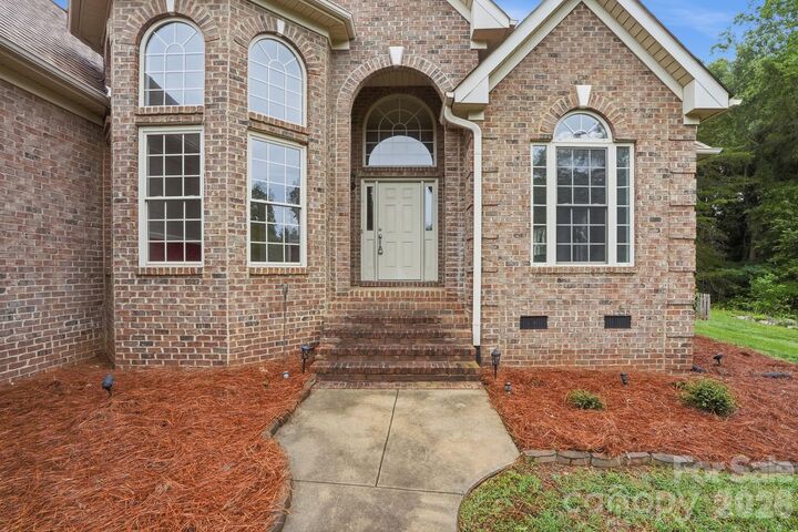 Property Photo:  1099 Curve View Road  NC 28092 