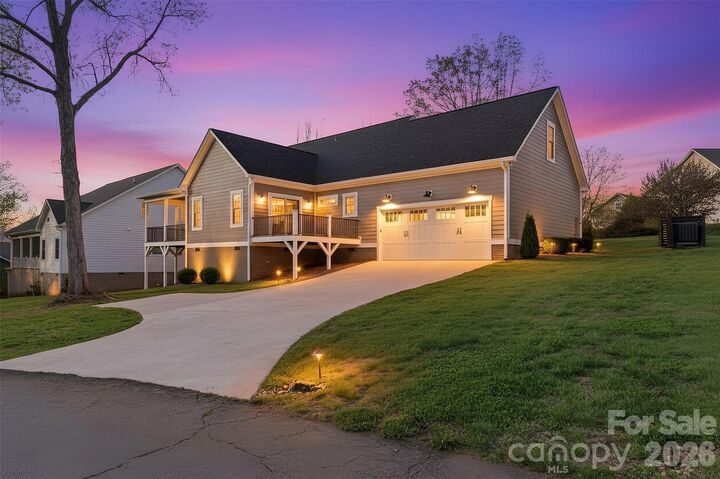 Property Photo: 405 19th Avenue Circle NW NC 28601
