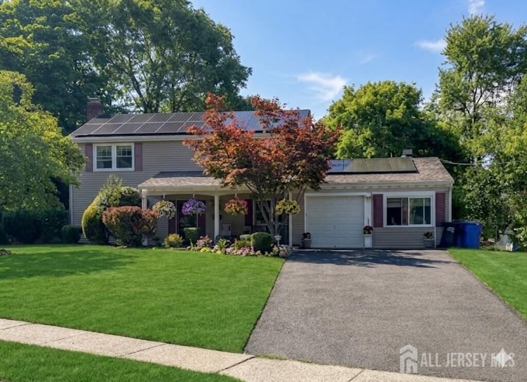 Property Photo:  16 Neptune Court  NJ 08873 