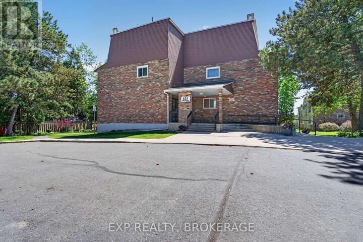 Property Photo:  835 Milford Drive 105  ON K7P 1A7 