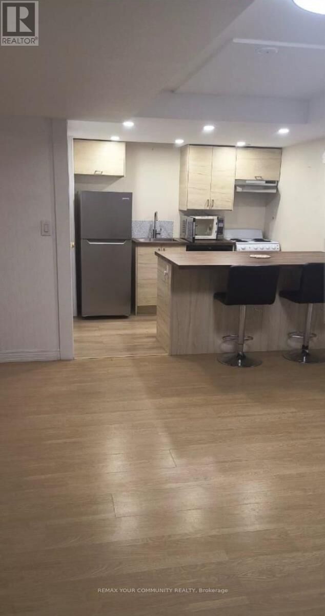 Property Photo:  17 Waldron Crescent  ON L4E 4A3 