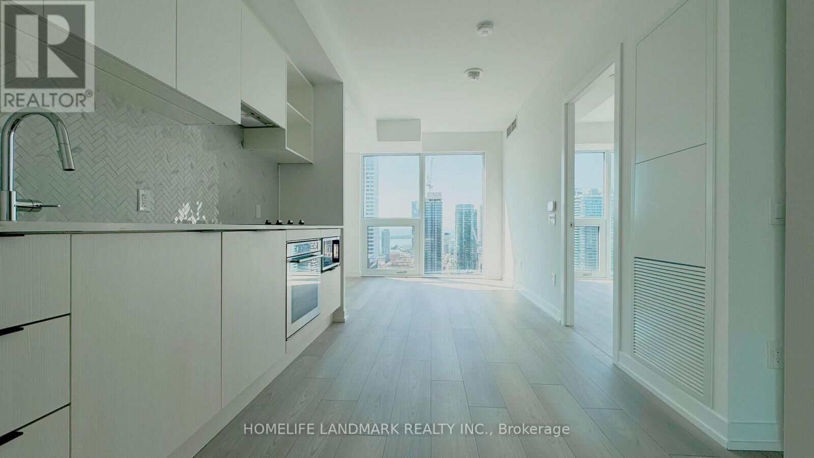 Property Photo:  82 Dalhousie Street 4006  ON M5B 1Y7 
