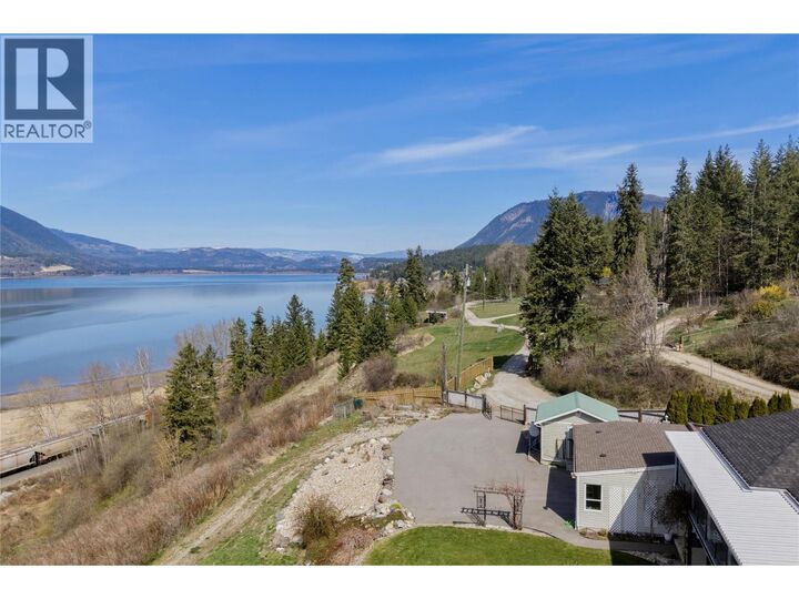 Photo de la propriété:  1660 28 Avenue Northeast  BC V1E 3X2 