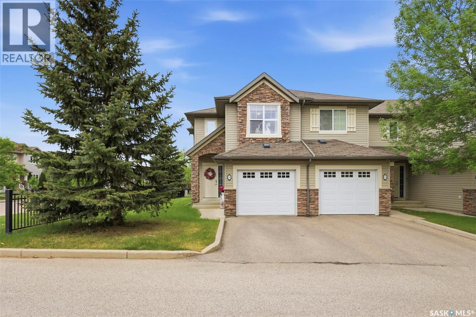 Property Photo:  312 105 Lynd Crescent  SK S7T 0C3 