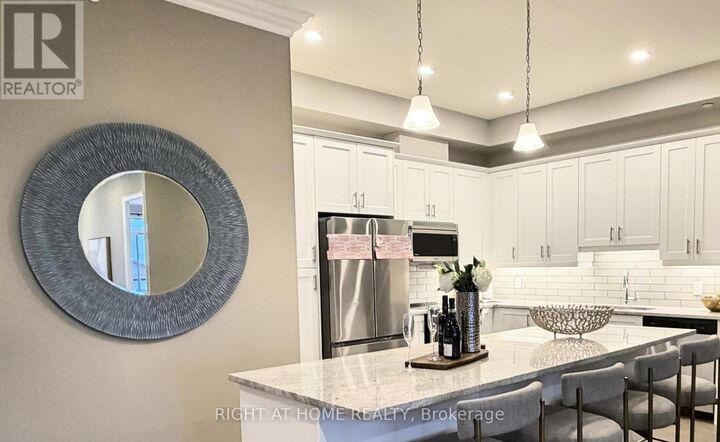 Property Photo:  90 Orchard Point Road 705  ON L3V 8K4 
