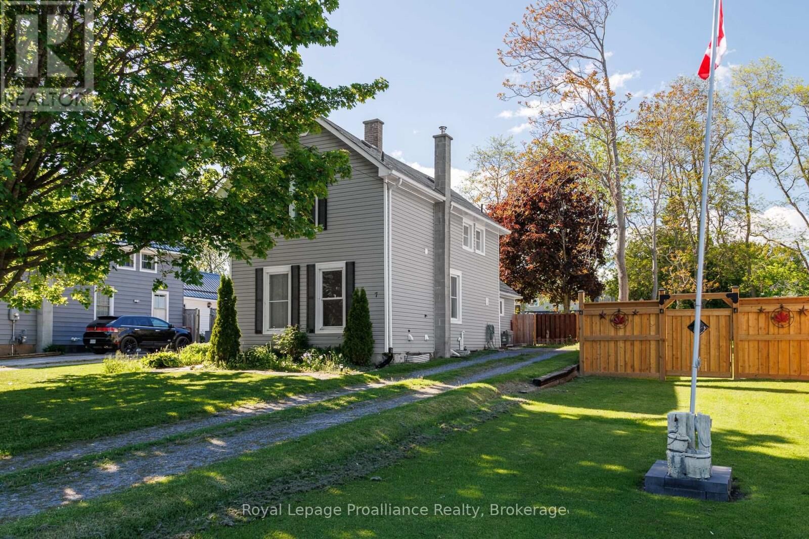 Property Photo:  7 Simmons Street  ON K0K 1S0 