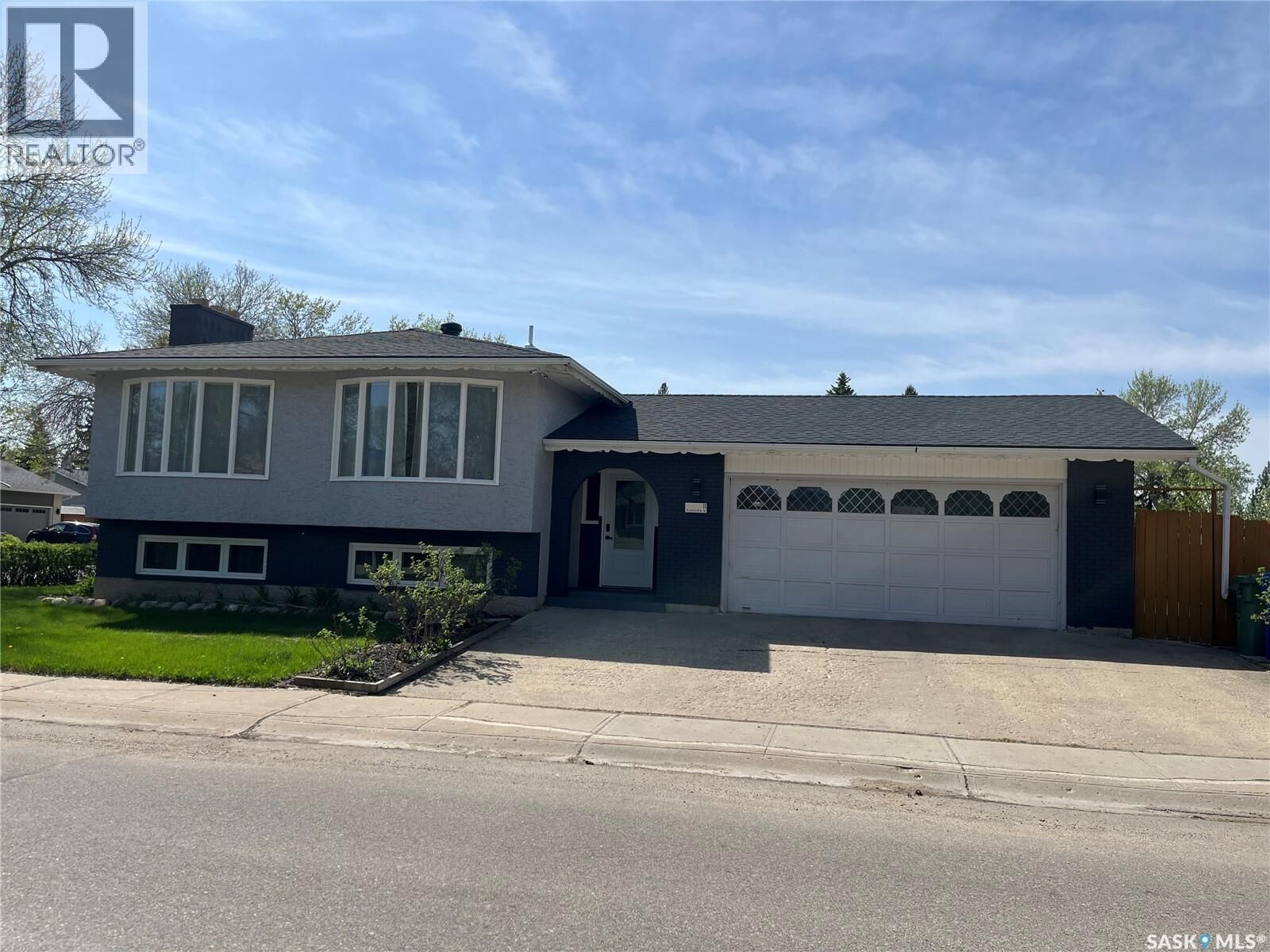 Property Photo:  11 Plainsview Drive  SK S4S 6J2 